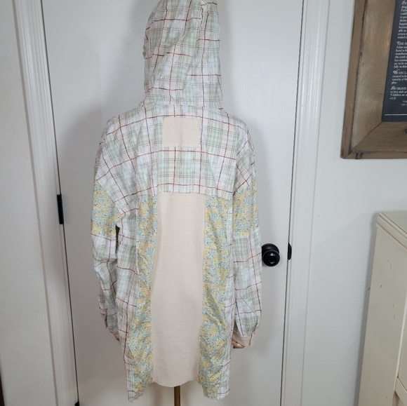 POL Oversized Plaid Patchwork Floral Distressrd Hooded Flannel Size Small - Picture 7 of 11